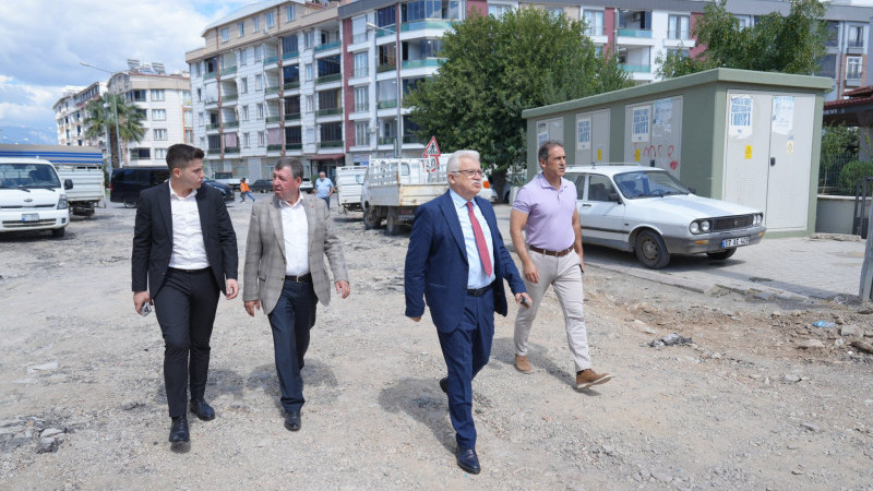 BAŞKAN DEVECİLER PAZARBAŞI CADDESİ’NDE İNCELEMELERDE BULUNDU